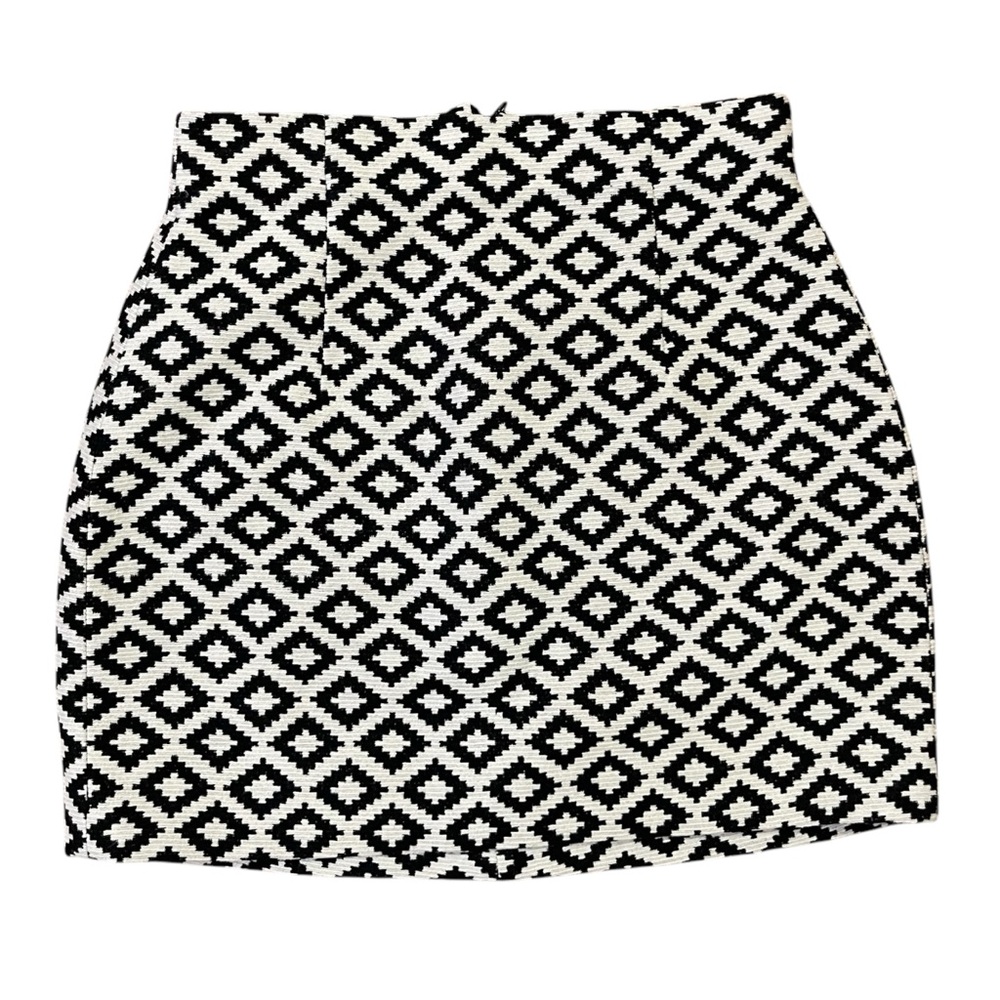 Zara Women’s Mini Skirt Sz. XS Knit Woven Fabric Diamond Shape Pattern Zip Back